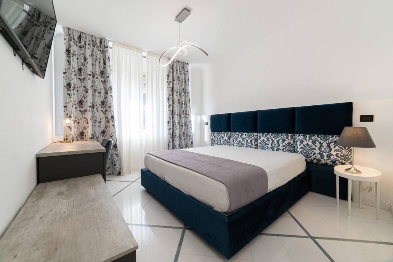 Apartments Hotel Real Suite Napoli Chiaia Mergellina Exterior foto
